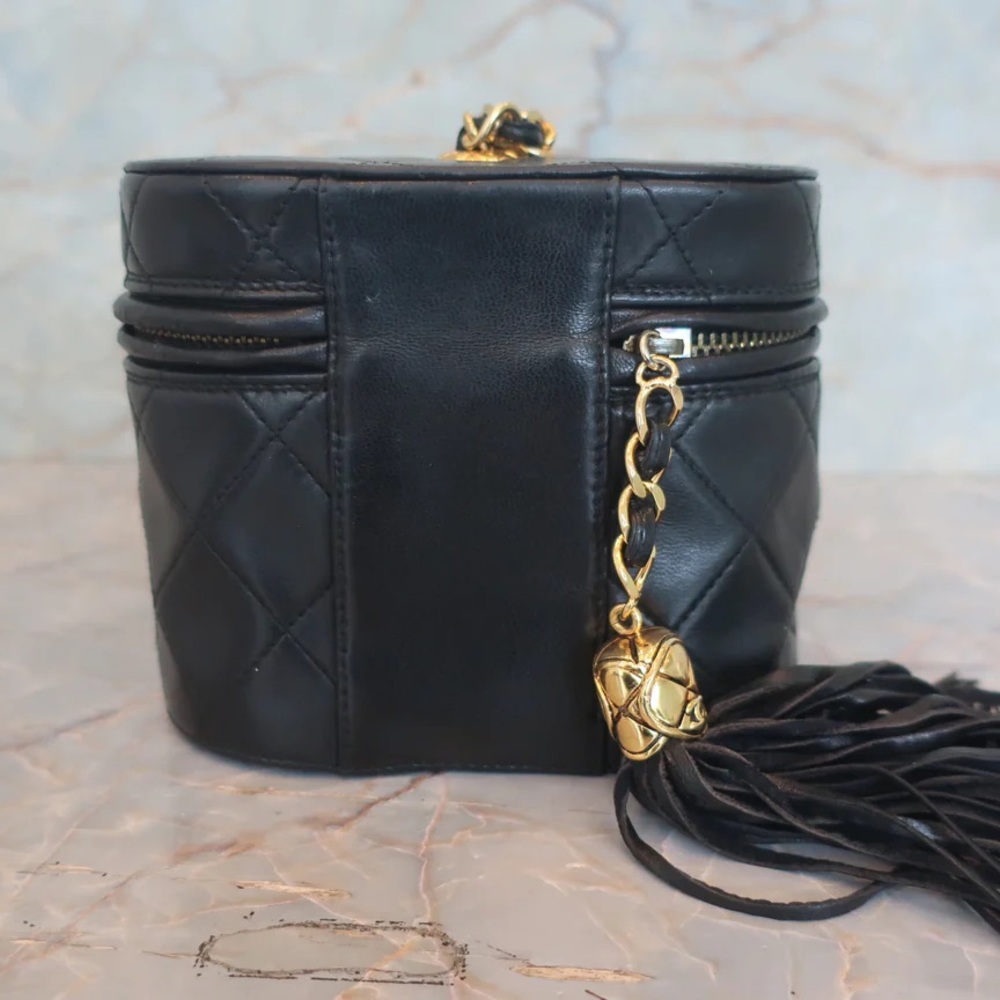 Authentic CHANEL vintage mini vanity bucket 24k gold black lambskin leather bag - Picture 4 of 14